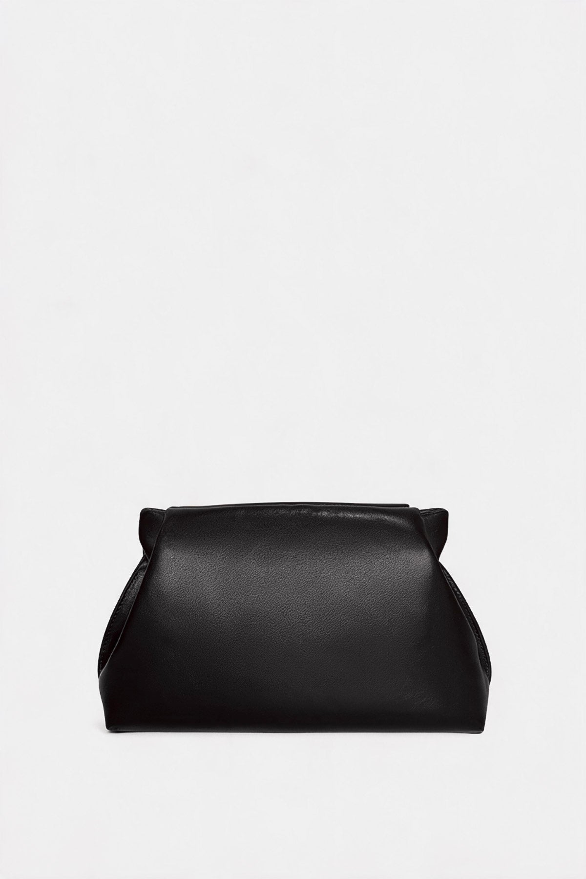 Midi Curve Clutch in Smooth Black