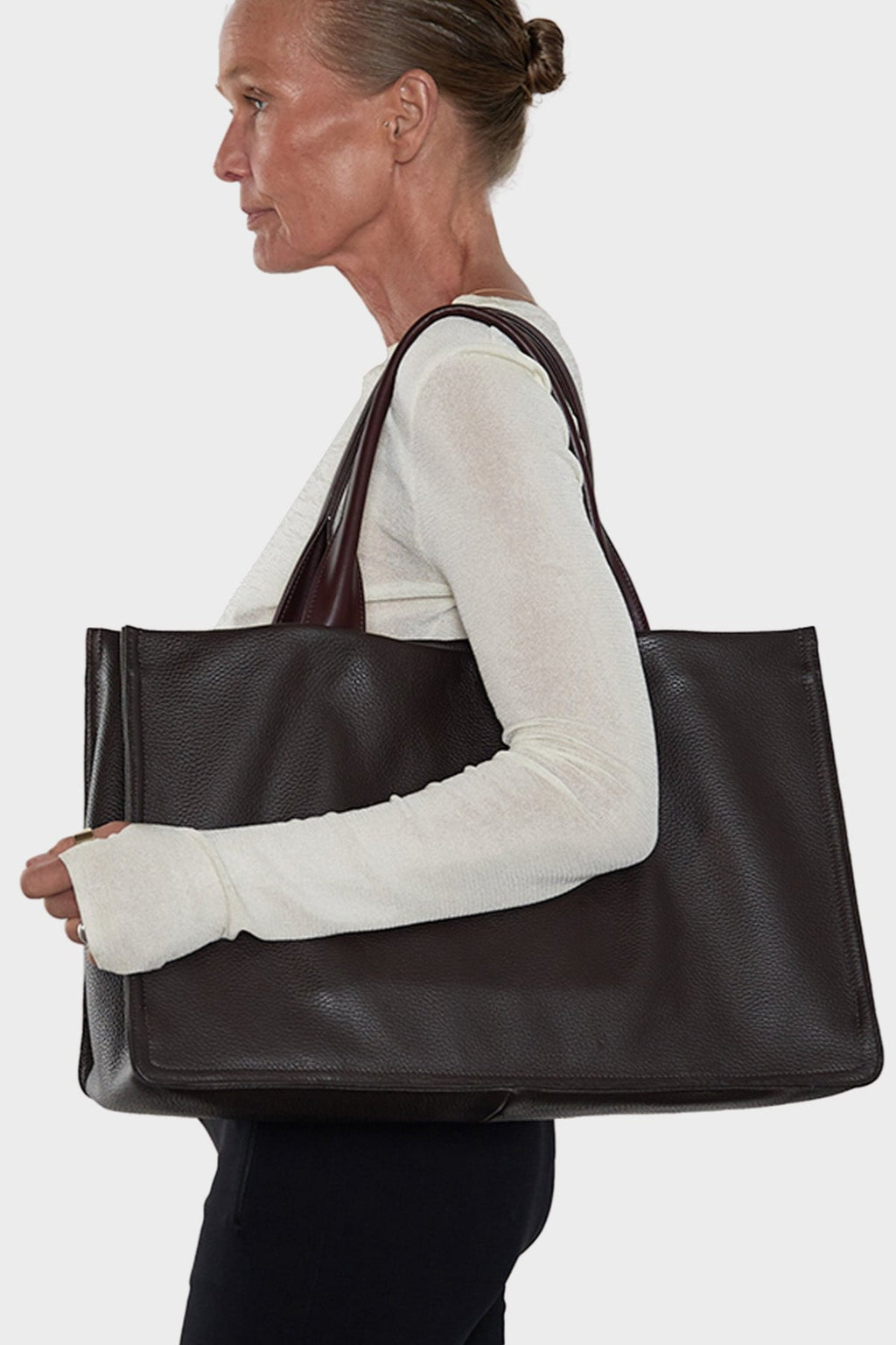 Junior Suite Tote  Bag in Dark Brown