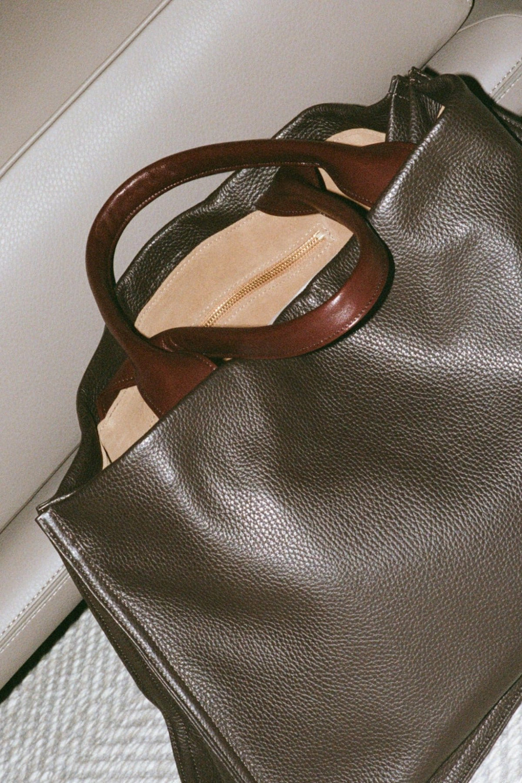 Junior Suite Tote  Bag in Dark Brown