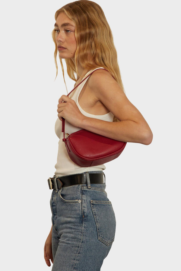 Small Saddle Shoulder Bag in Grain Red