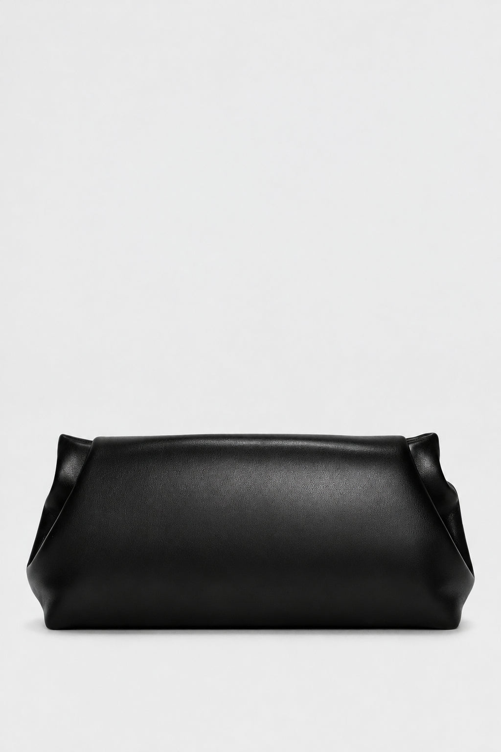 Slim Curve Clutch in Smooth Black