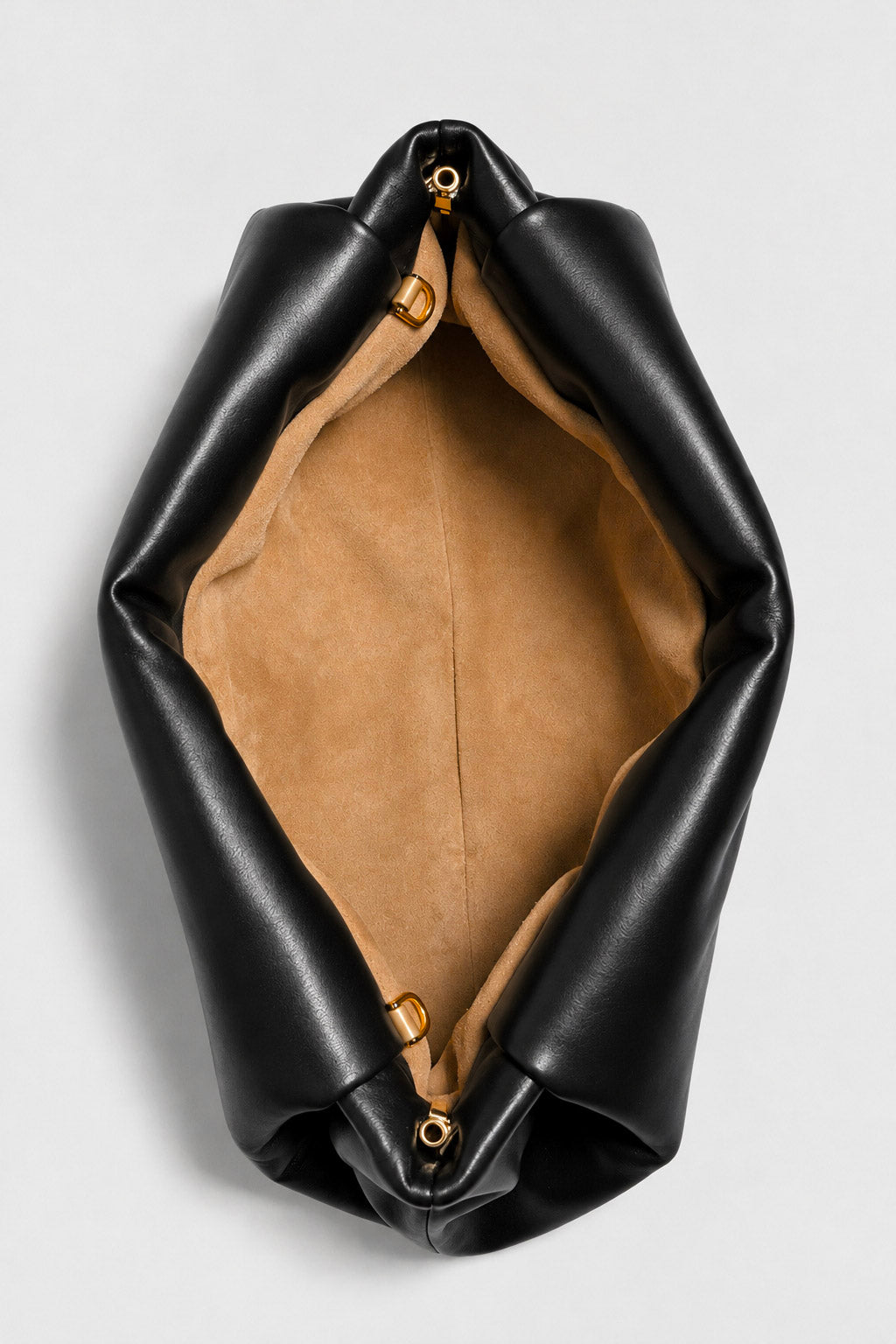Slim Curve Clutch in Smooth Black