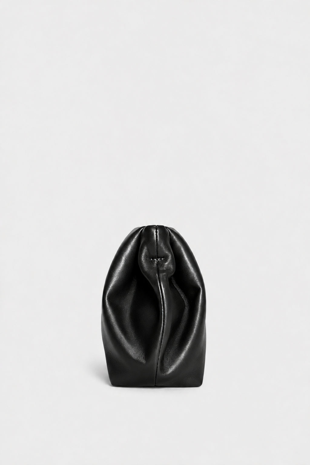 Slim Curve Clutch in Smooth Black