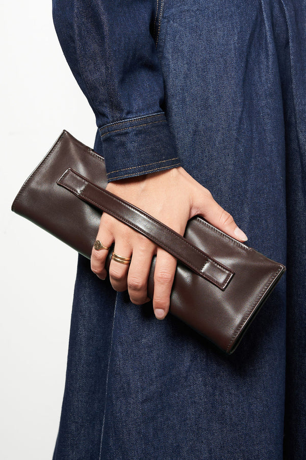 Small Handle Clutch in Smooth Dark Brown