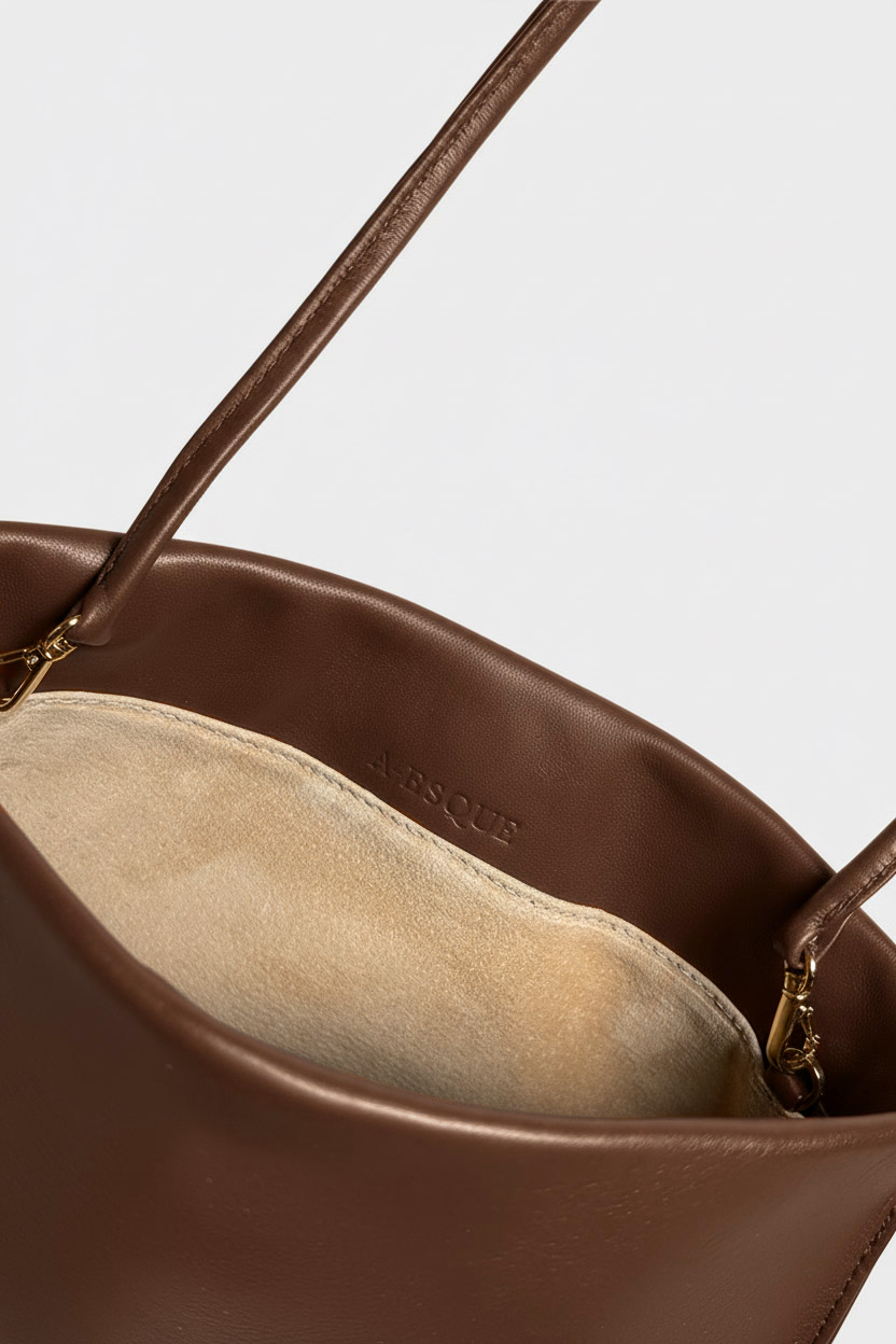 Teardrop Clutch in Smooth Chestnut
