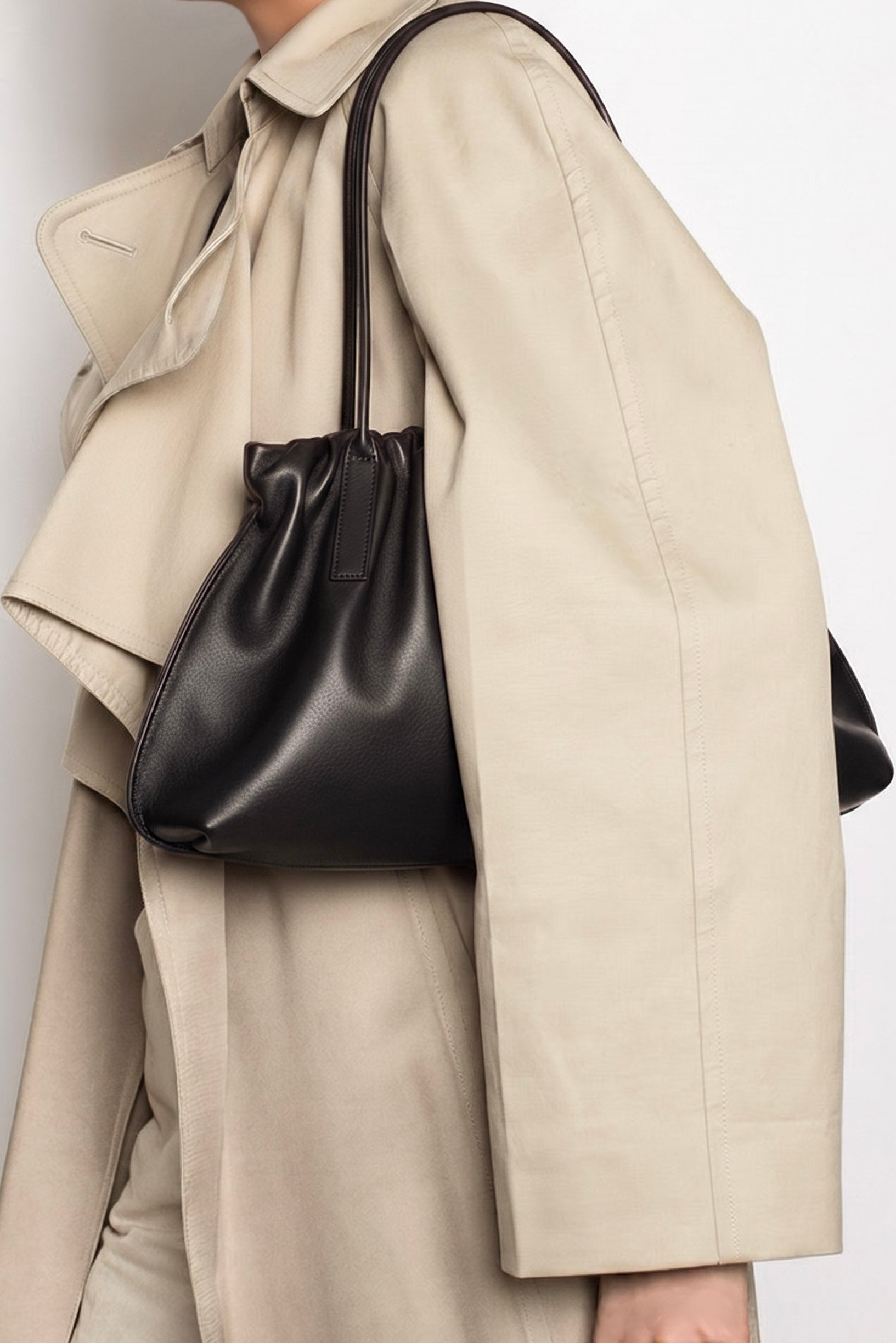 Cloud Shoulder Bag II in Smooth Black