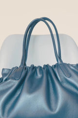 Big Cloud Shoulder Bag in Grain Black