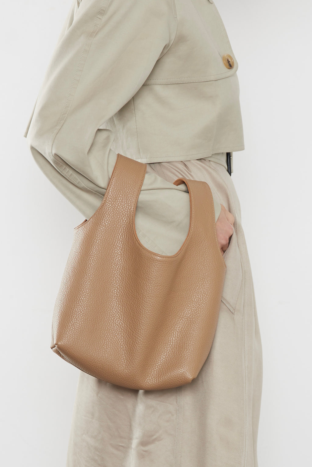 Small Reversible Sack Handbag in Grain White Wash